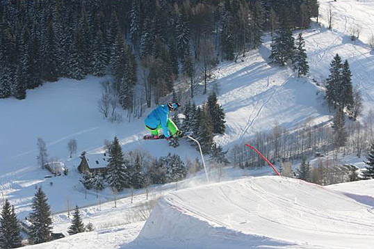 Snowboarden in skigebied Harrachov