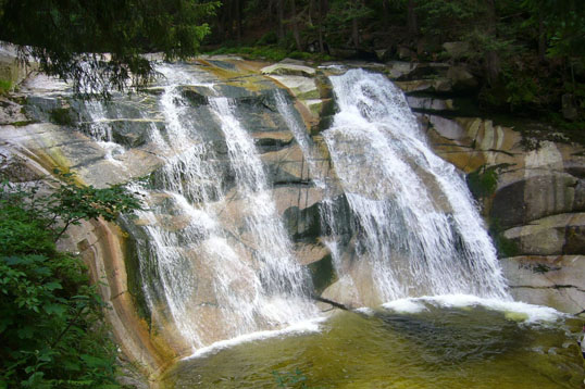 Mumlava watervallen in Harrachov
