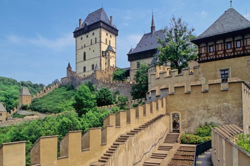 Kasteel Karlštejn, Gotisch kasteel in Tsjechië
