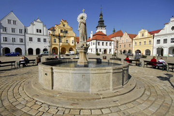 Fontein op het Masarykova plein in Pelhřimov