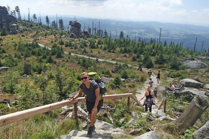 wandelen en hiken in het Boheems woud in Tsjechie