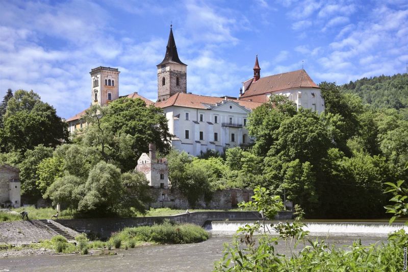 Sázava, oud klooster