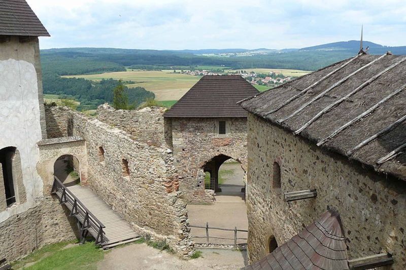 Točník-kasteel-binnenplaats