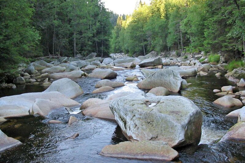 Vydra stenen rivier in Zuid Bohemen