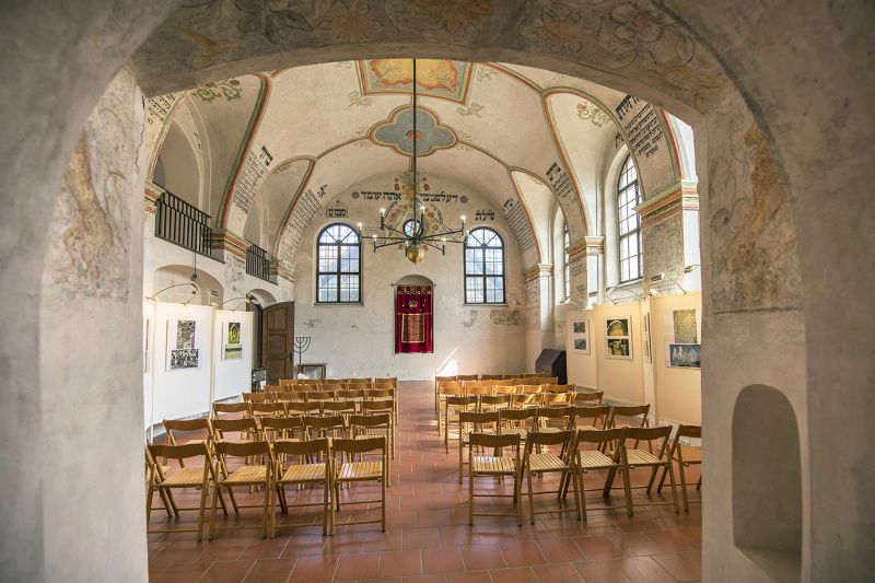 Achter synagoge in Třebíč werelderfgoed Unesco